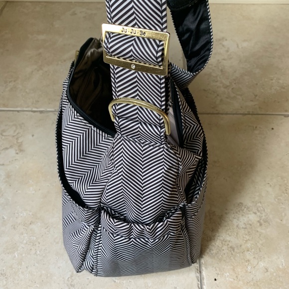 Ju-ju-be hobo Changing bag - Picture 8 of 8